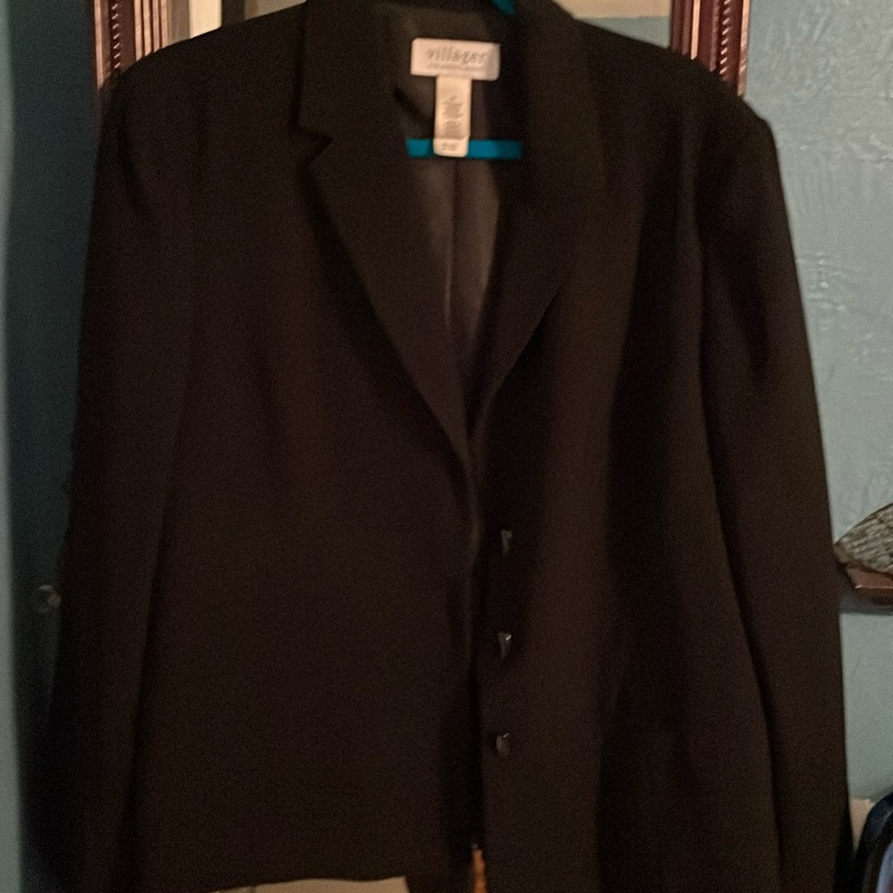 Smart, Comfortable, Professional Blazer - image 1